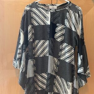 Y&S black, white and grey long sleeve dressy top, Size M